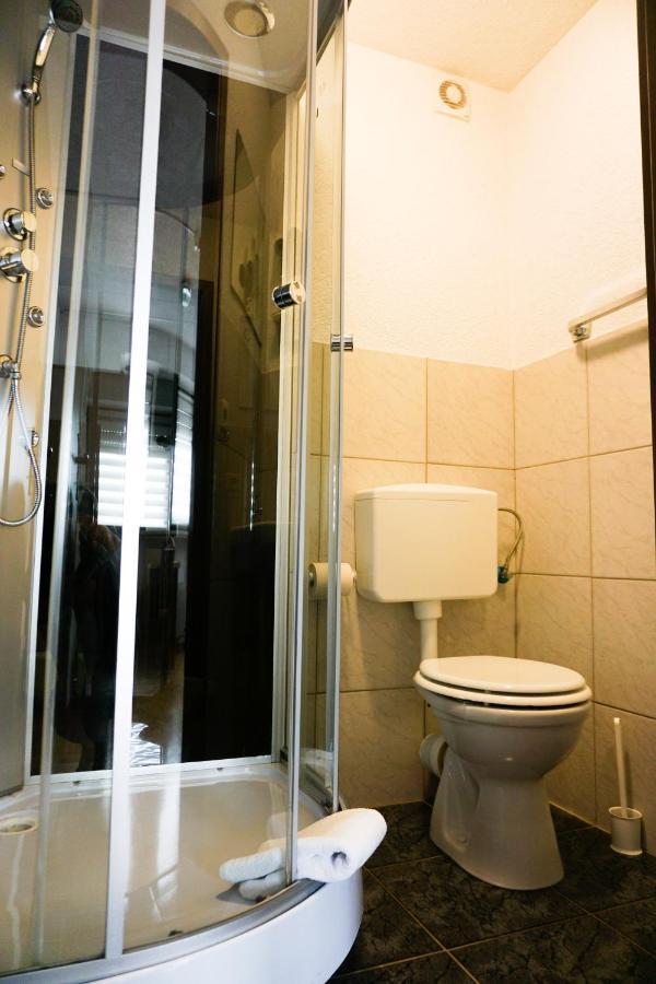 Hotel Kreuz Schwaebisch Gmuend Ngoại thất bức ảnh