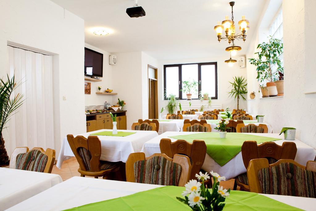Hotel Kreuz Schwaebisch Gmuend Ngoại thất bức ảnh